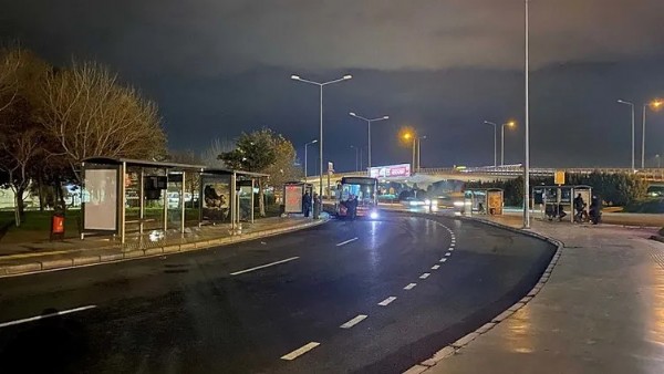 İzmir'de maaş krizi büyüyor! Otobüs şoförleri iş bıraktı